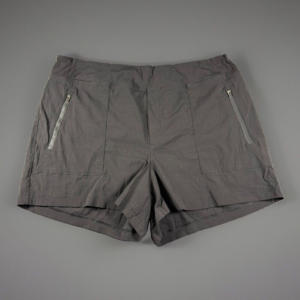 Athleta Trekkie North Shorts Size 18 Black Charcoal Gray Hiking Utility Pull On